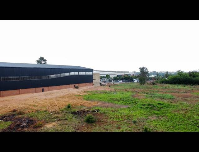 42,000M² VACANT LAND FOR SALE IN MEADOWDALE